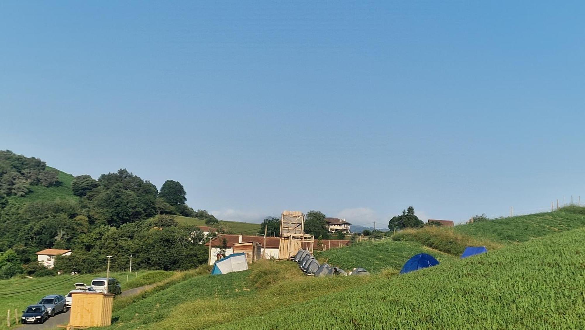 Les 3 Couronnes De Biriatou Hotell Exteriör bild